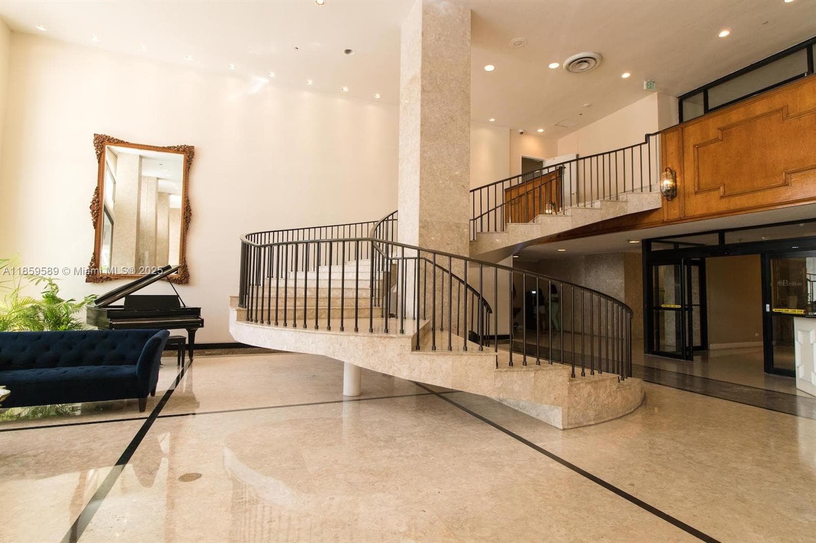 5601 Collins Ave # 1204, Miami Beach FL 33140 — 35