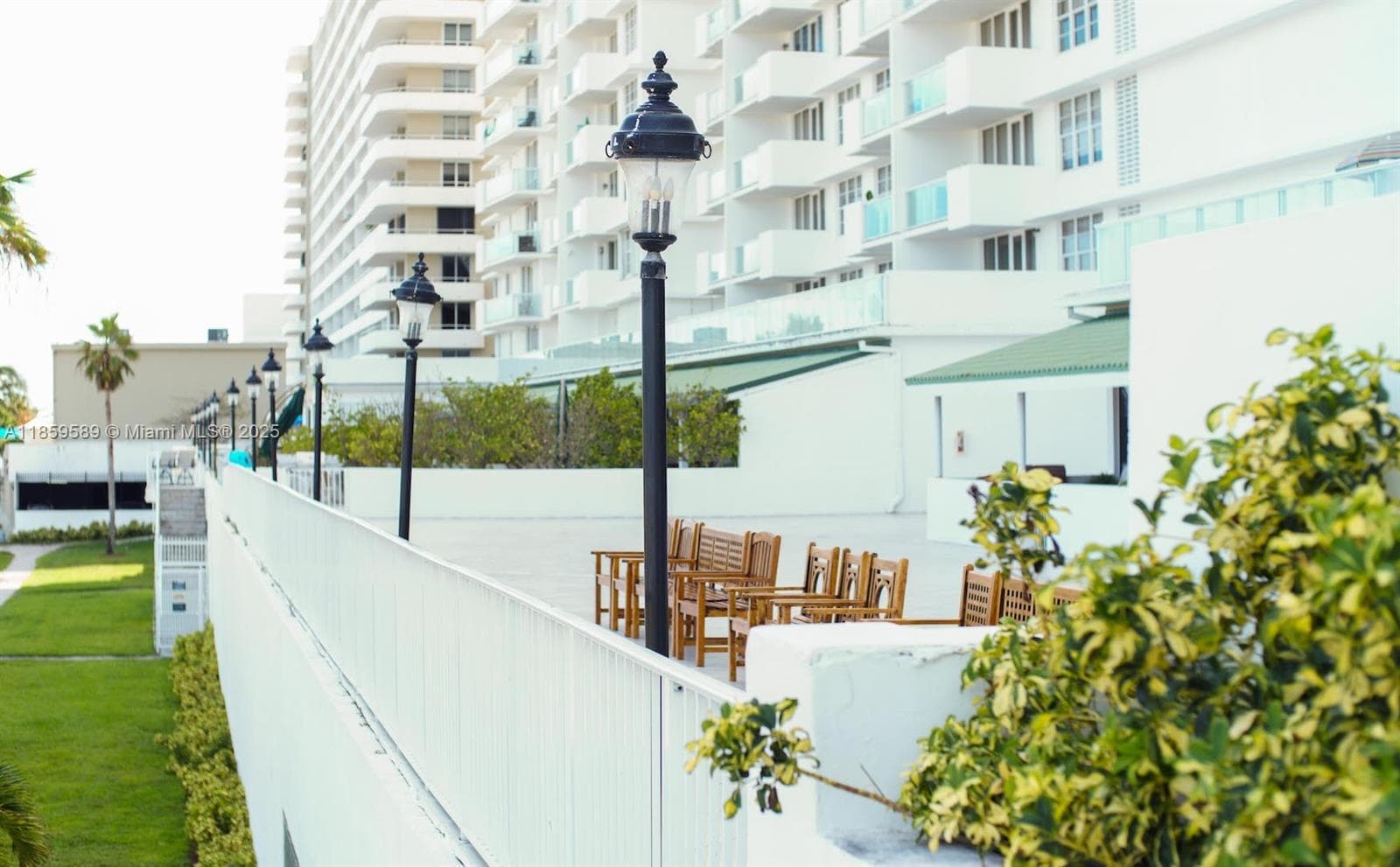 5601 Collins Ave # 1204, Miami Beach FL 33140 — 29
