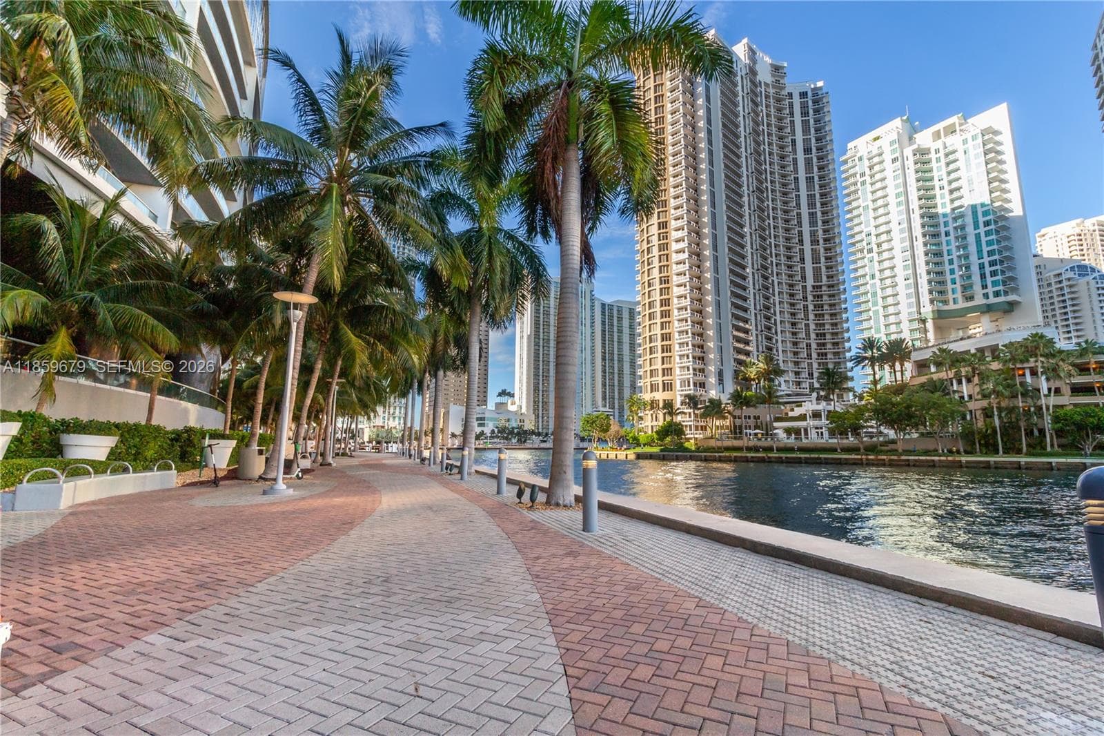 485 Brickell Ave # 2210, Miami FL 33131 — 62