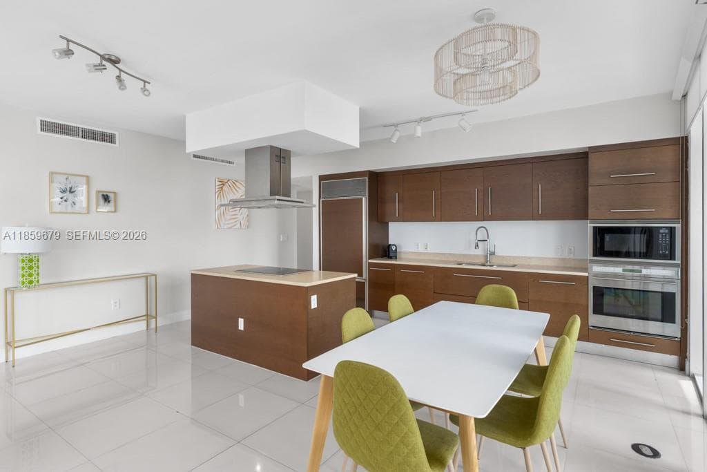 485 Brickell Ave # 2210, Miami FL 33131 — 17