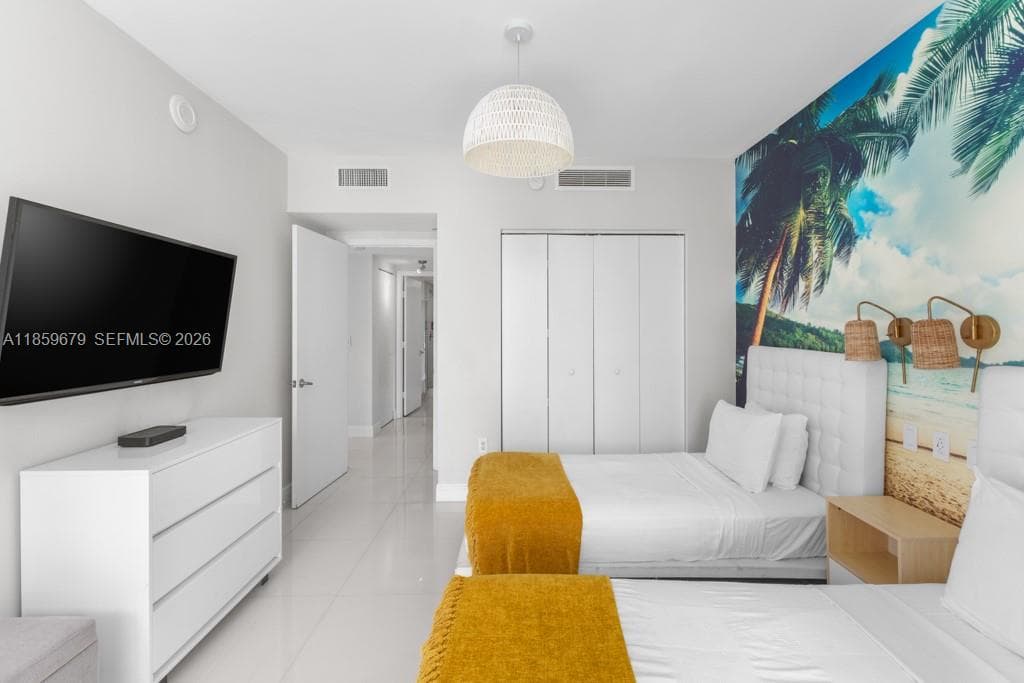 485 Brickell Ave # 2210, Miami FL 33131 — 28