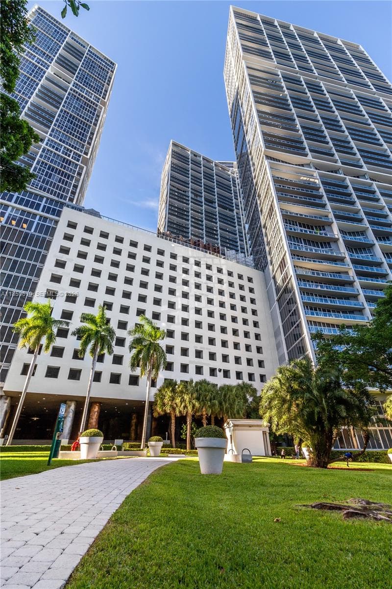 485 Brickell Ave # 2210, Miami FL 33131 — 69