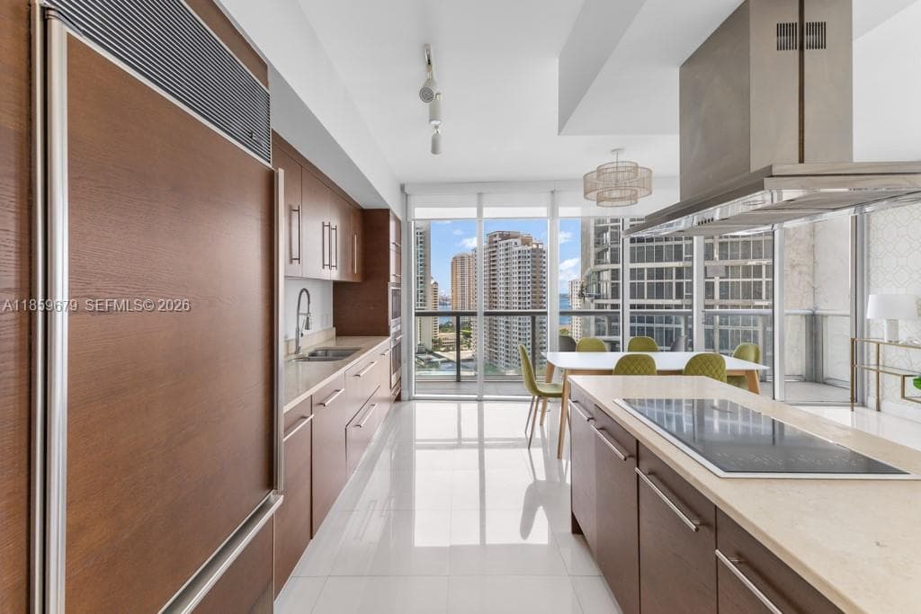 485 Brickell Ave # 2210, Miami FL 33131 — 19