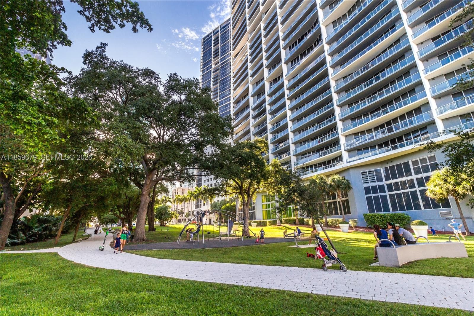 485 Brickell Ave # 2210, Miami FL 33131 — 64