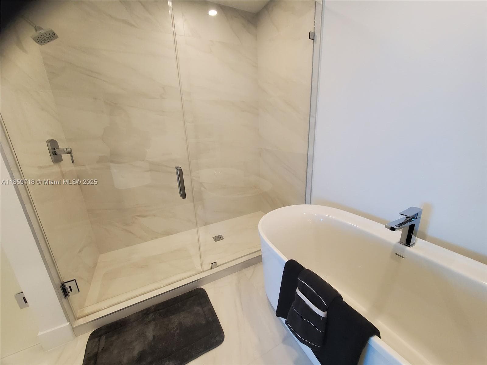 17550 Collins Ave # 1403, Sunny Isles Beach FL 33160 — 20