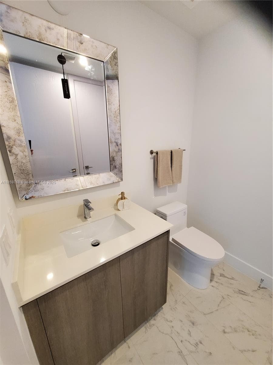 17550 Collins Ave # 1403, Sunny Isles Beach FL 33160 — 18
