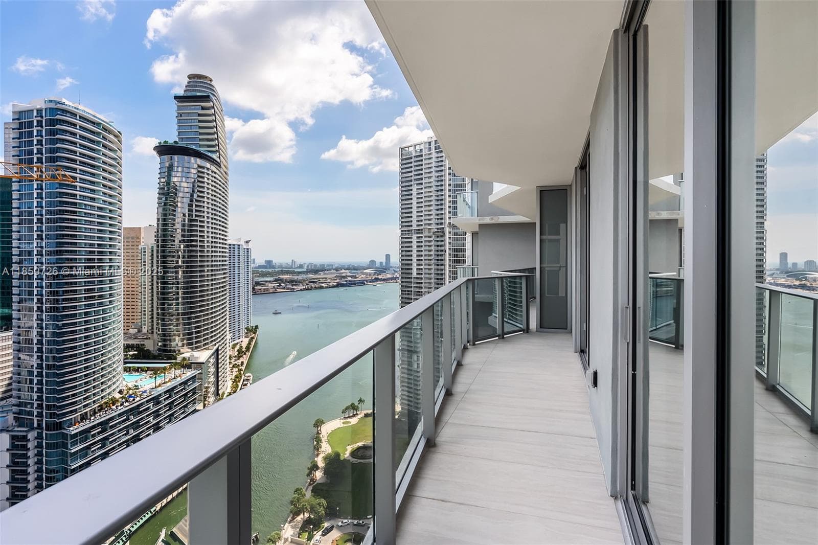 77 SE 5th St # 2410, Miami FL 33131 — 6