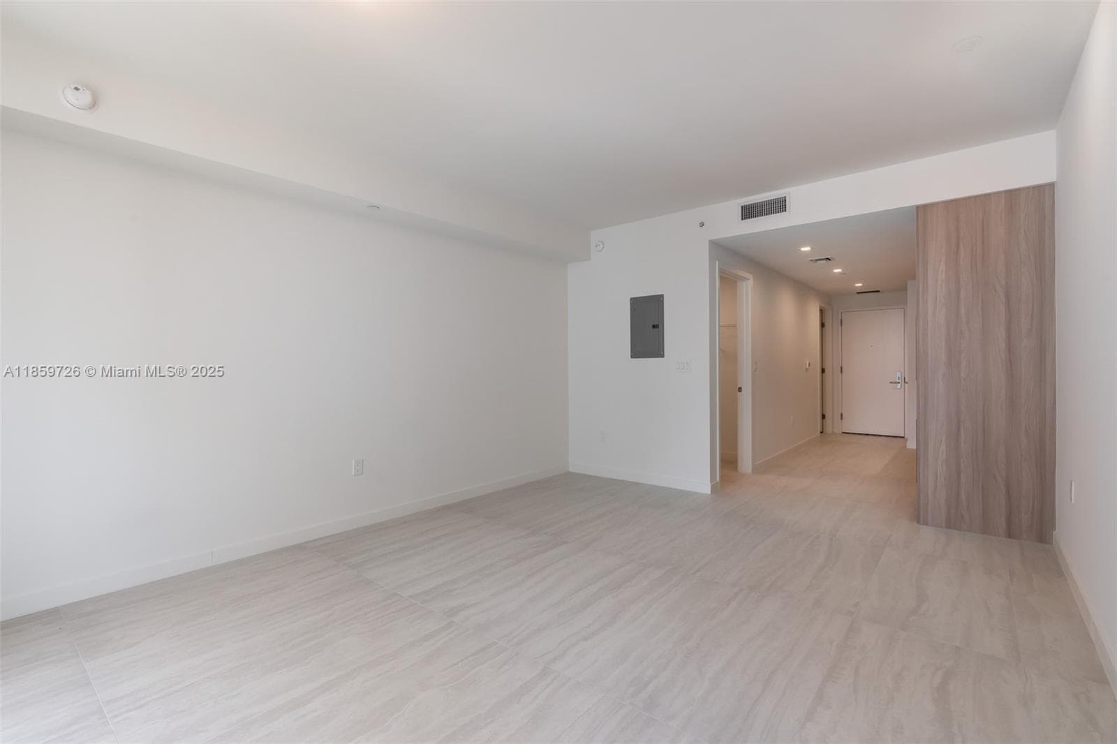 77 SE 5th St # 2410, Miami FL 33131 — 76