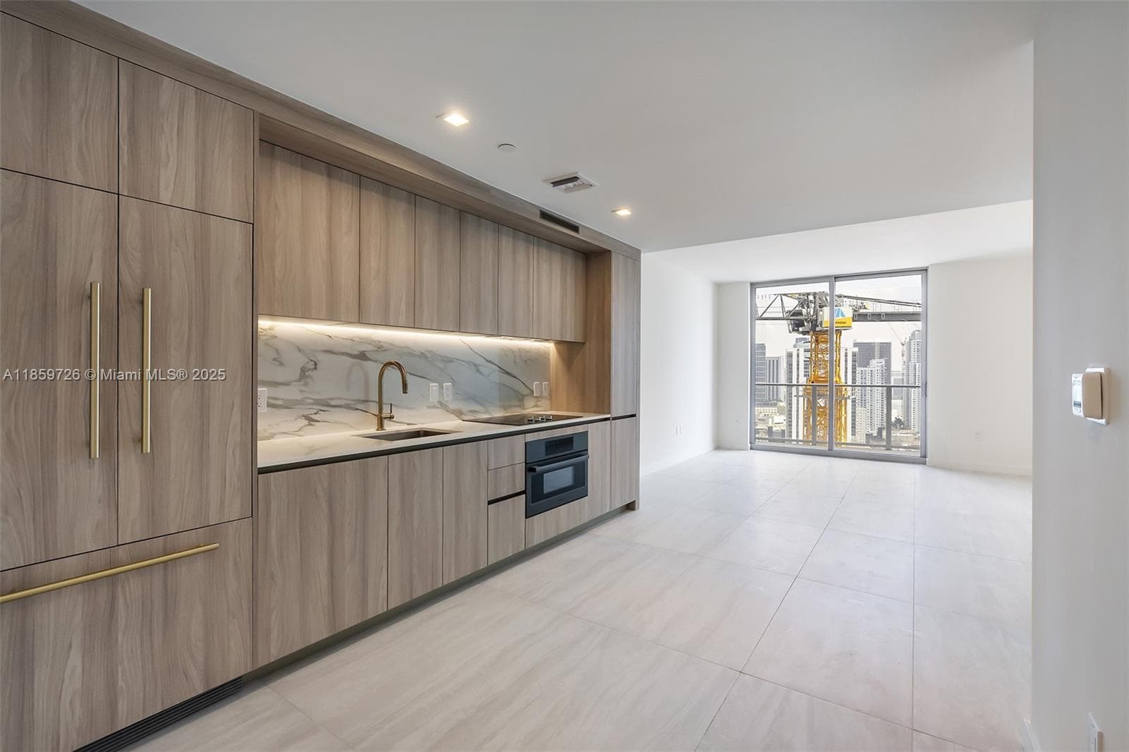 77 SE 5th St # 2410, Miami FL 33131 — 52