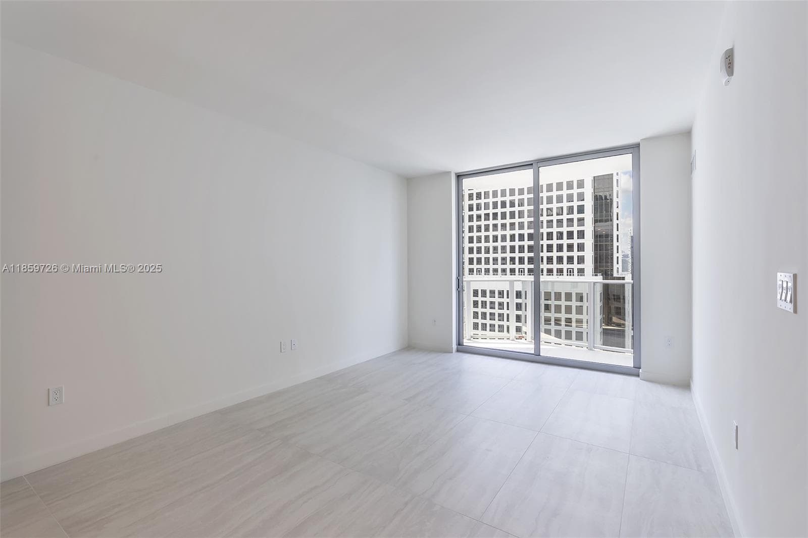 77 SE 5th St # 2410, Miami FL 33131 — 77