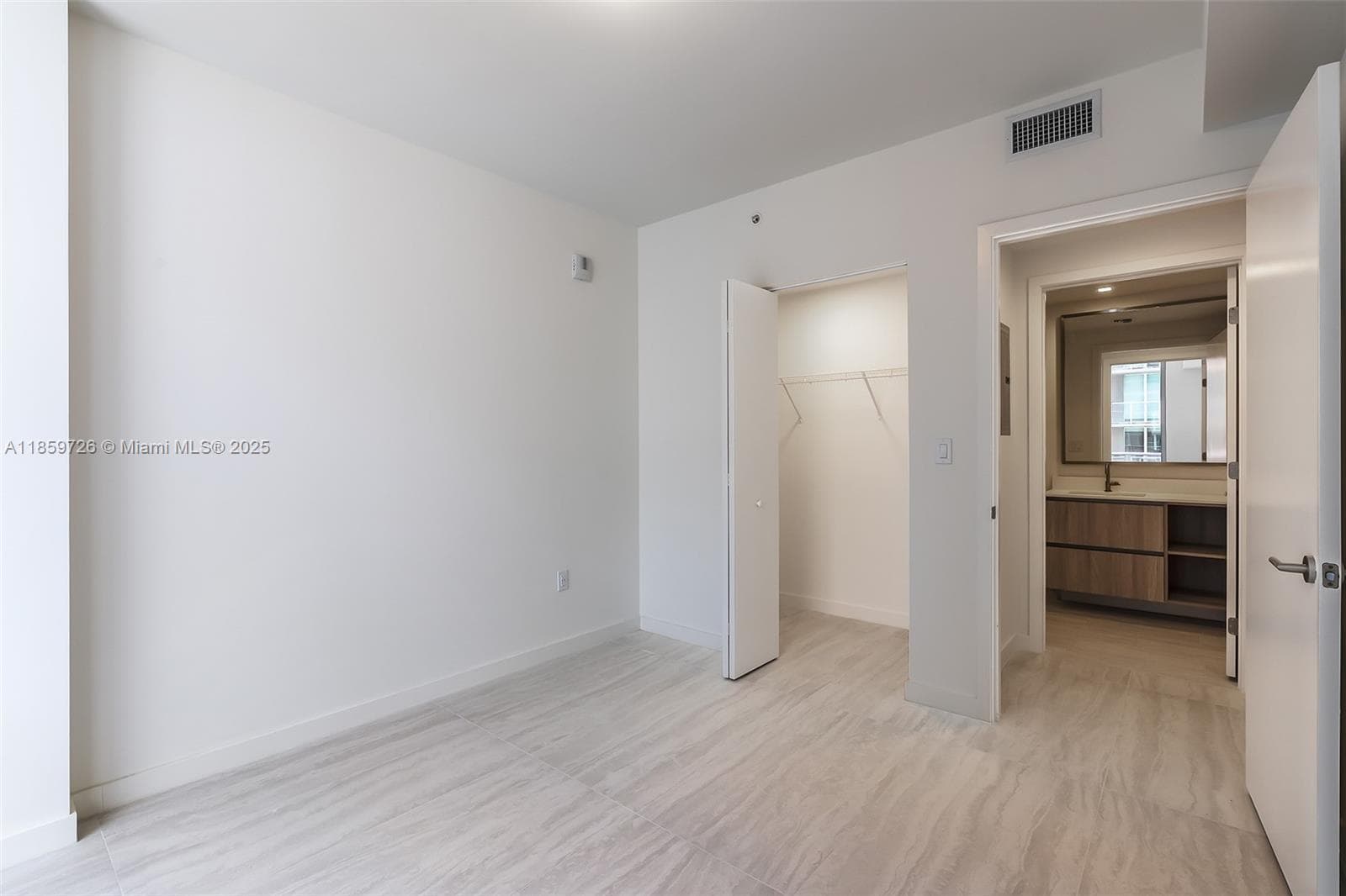 77 SE 5th St # 2410, Miami FL 33131 — 80