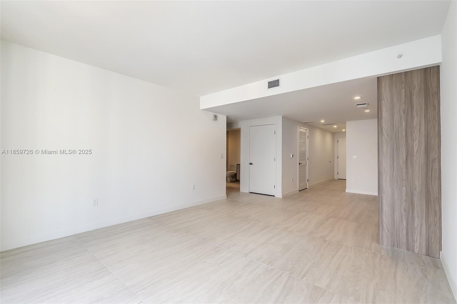 77 SE 5th St # 2410, Miami FL 33131 — 88