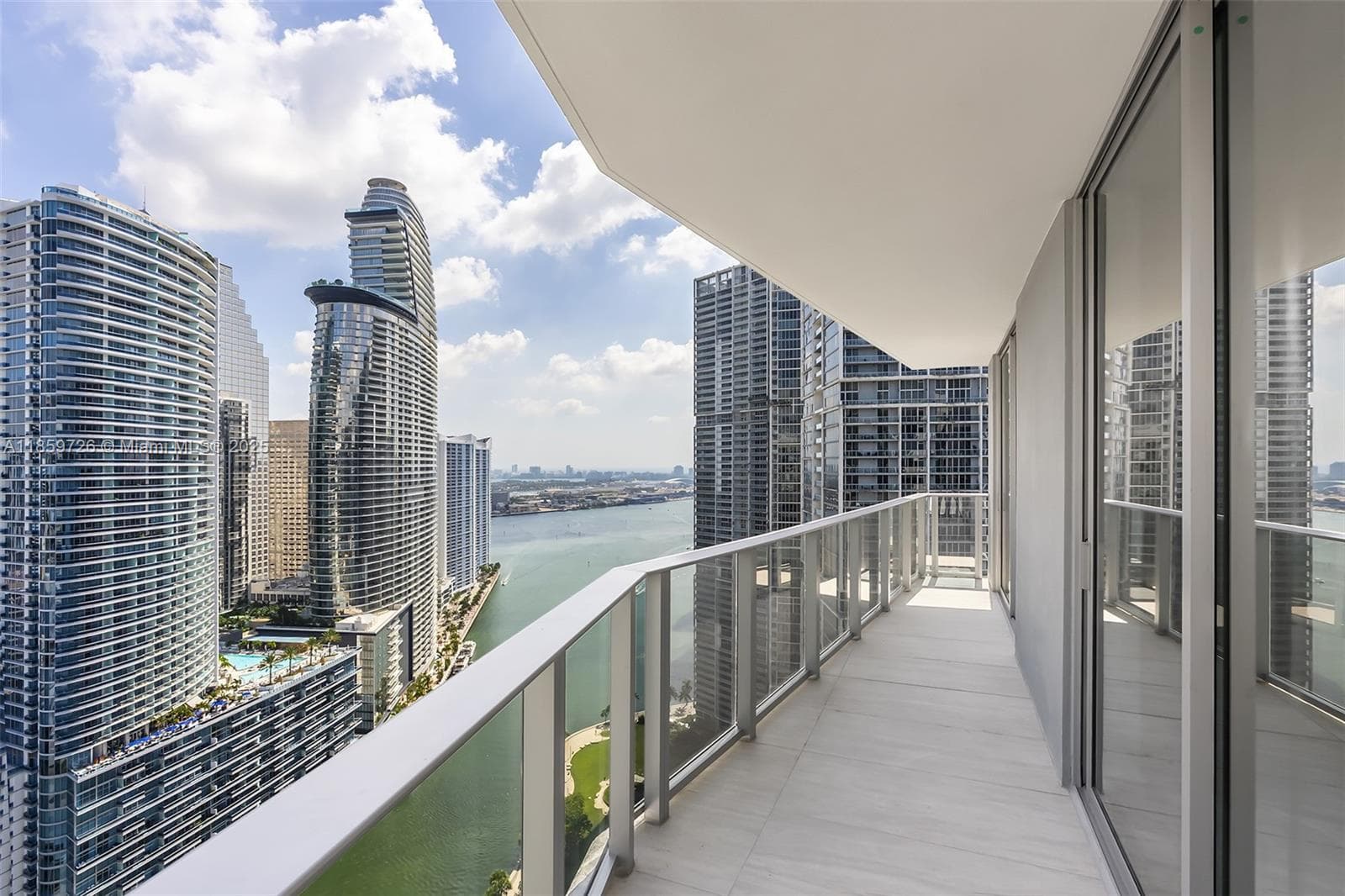 77 SE 5th St # 2410, Miami FL 33131 — 5