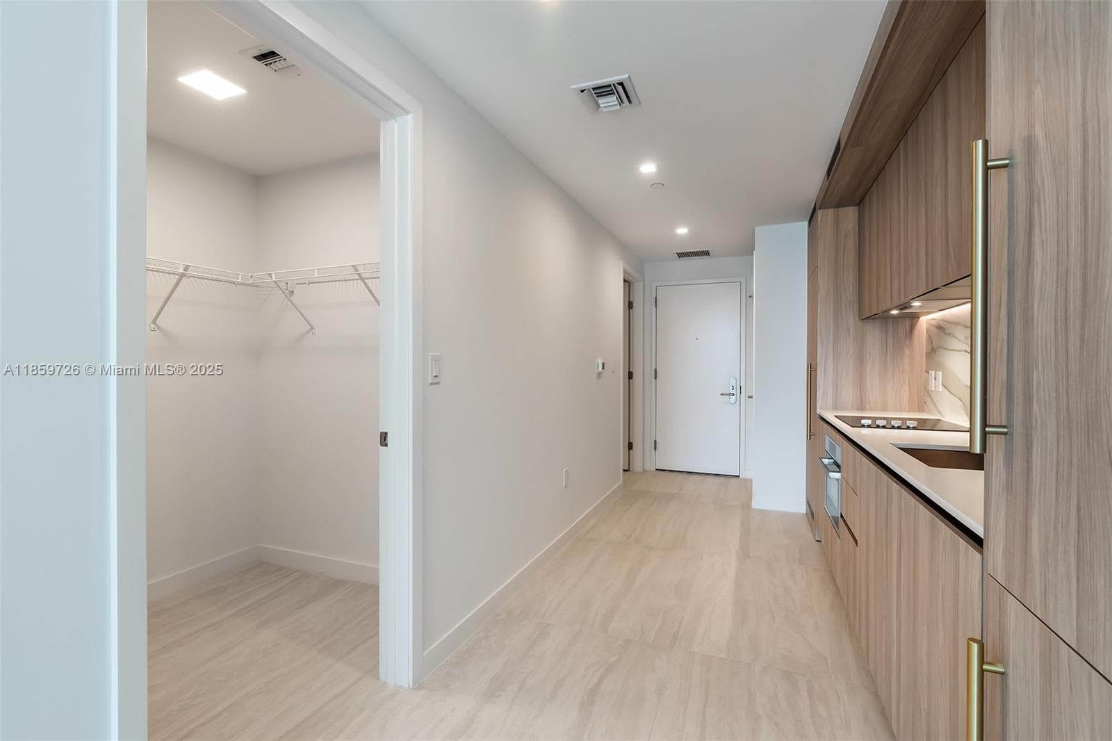 77 SE 5th St # 2410, Miami FL 33131 — 55