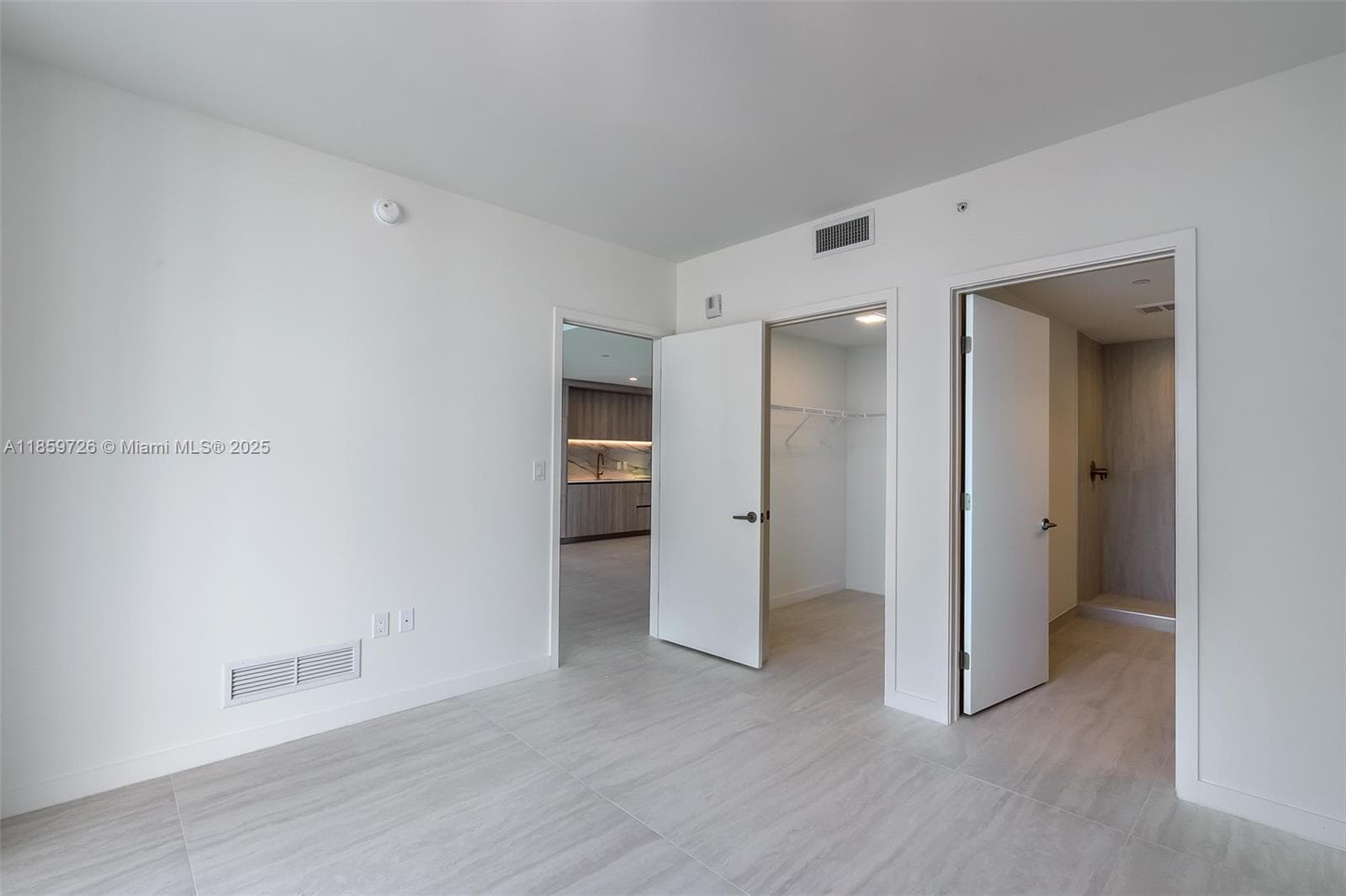 77 SE 5th St # 2410, Miami FL 33131 — 64