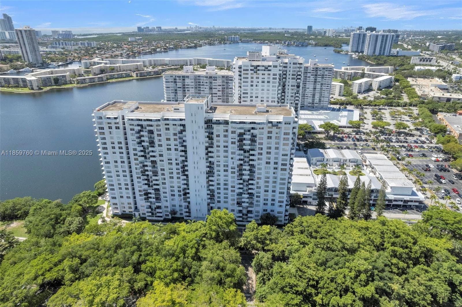 2780 NE 183rd St # 109, Aventura FL 33160 — 33