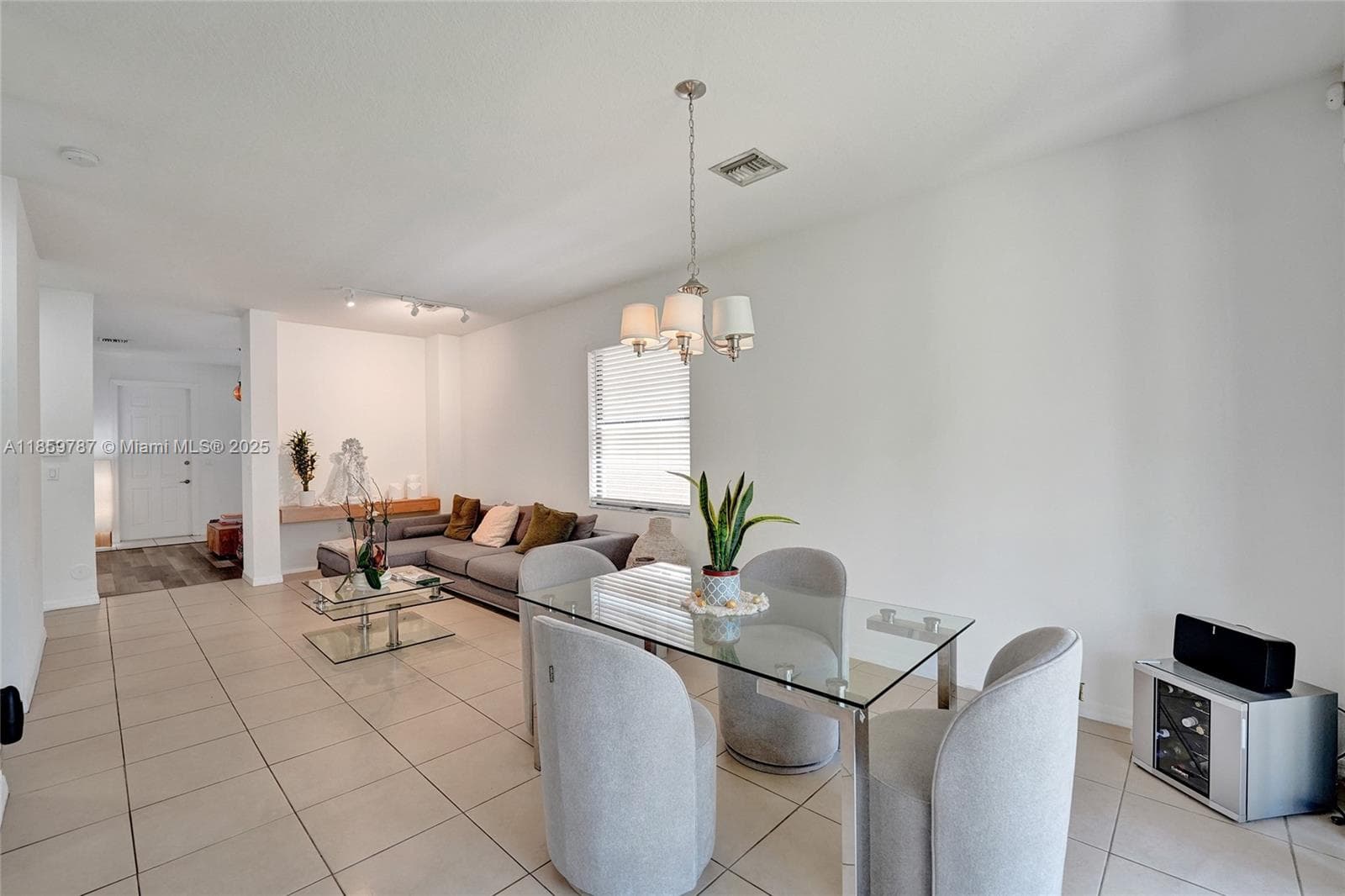 650 NE 191st Ter, Miami FL 33179 — 27