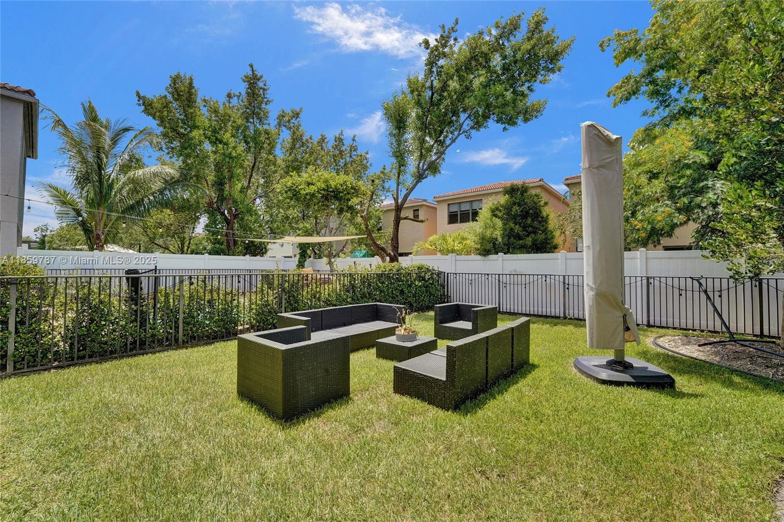 650 NE 191st Ter, Miami FL 33179 — 80