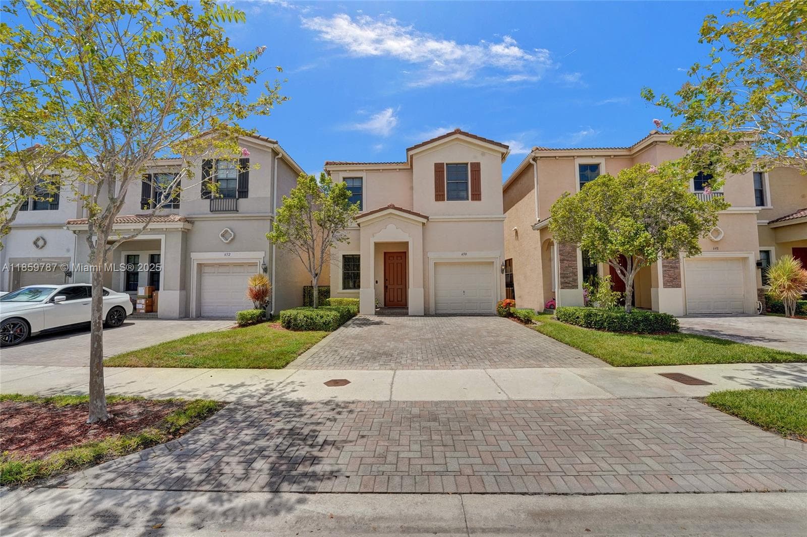 650 NE 191st Ter, Miami FL 33179 — 1