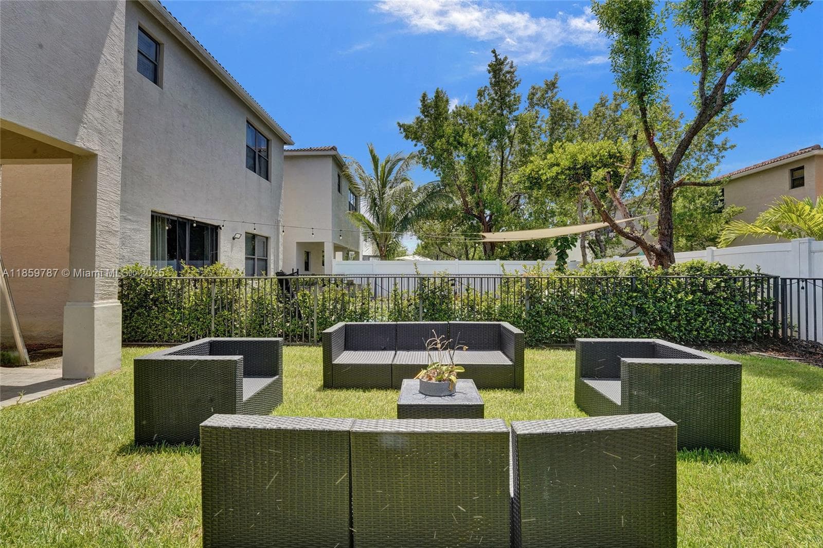 650 NE 191st Ter, Miami FL 33179 — 79