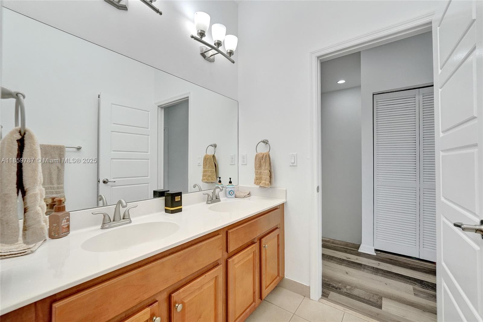 650 NE 191st Ter, Miami FL 33179 — 59