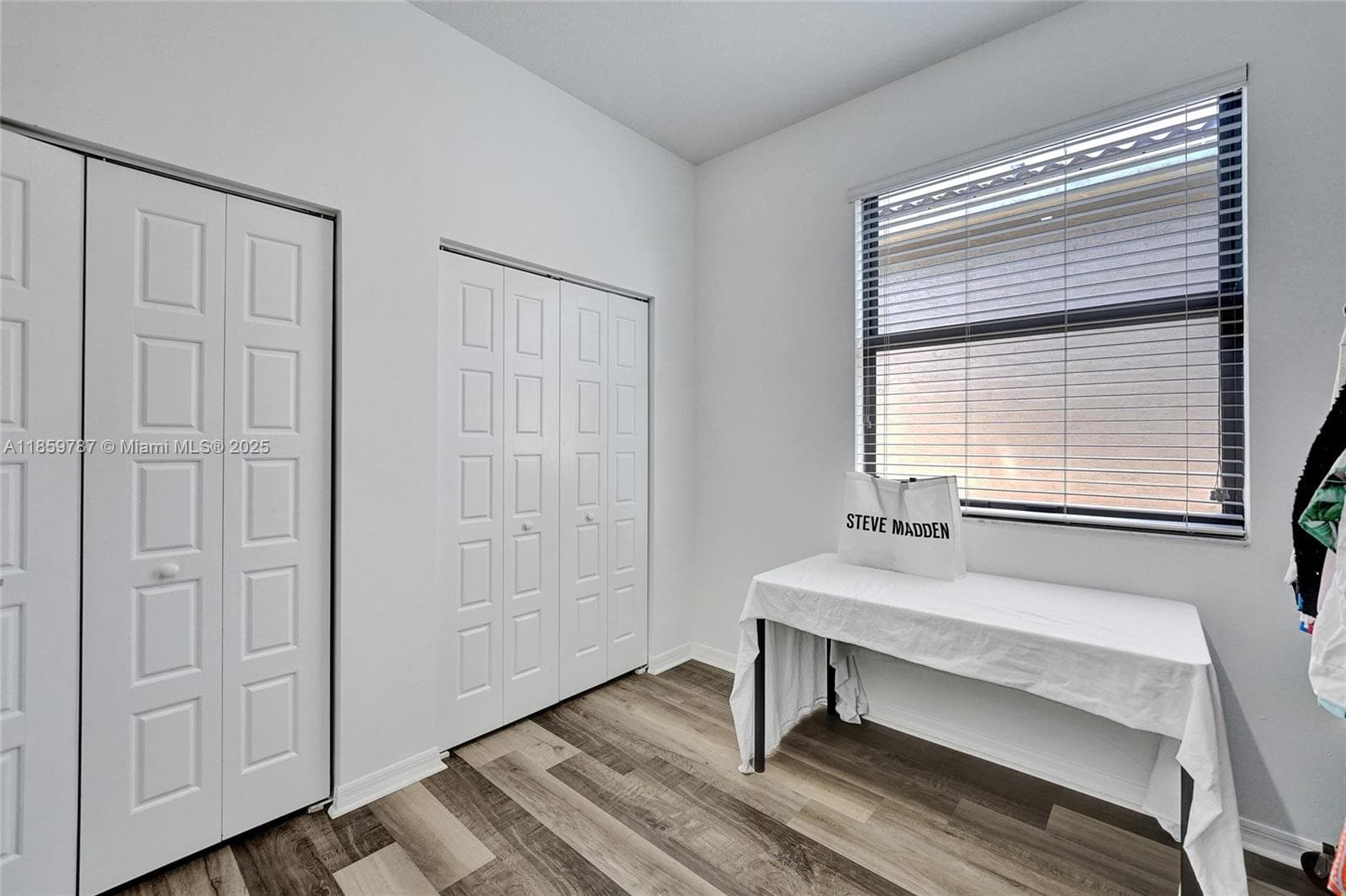 650 NE 191st Ter, Miami FL 33179 — 54