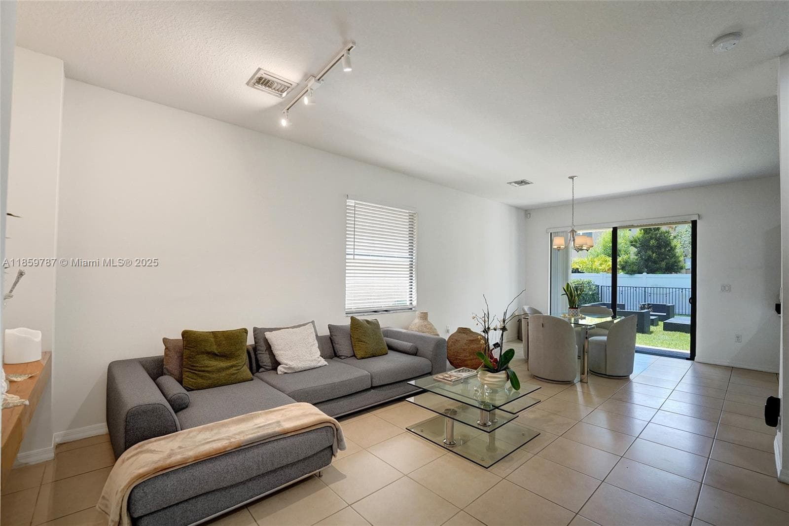 650 NE 191st Ter, Miami FL 33179 — 15