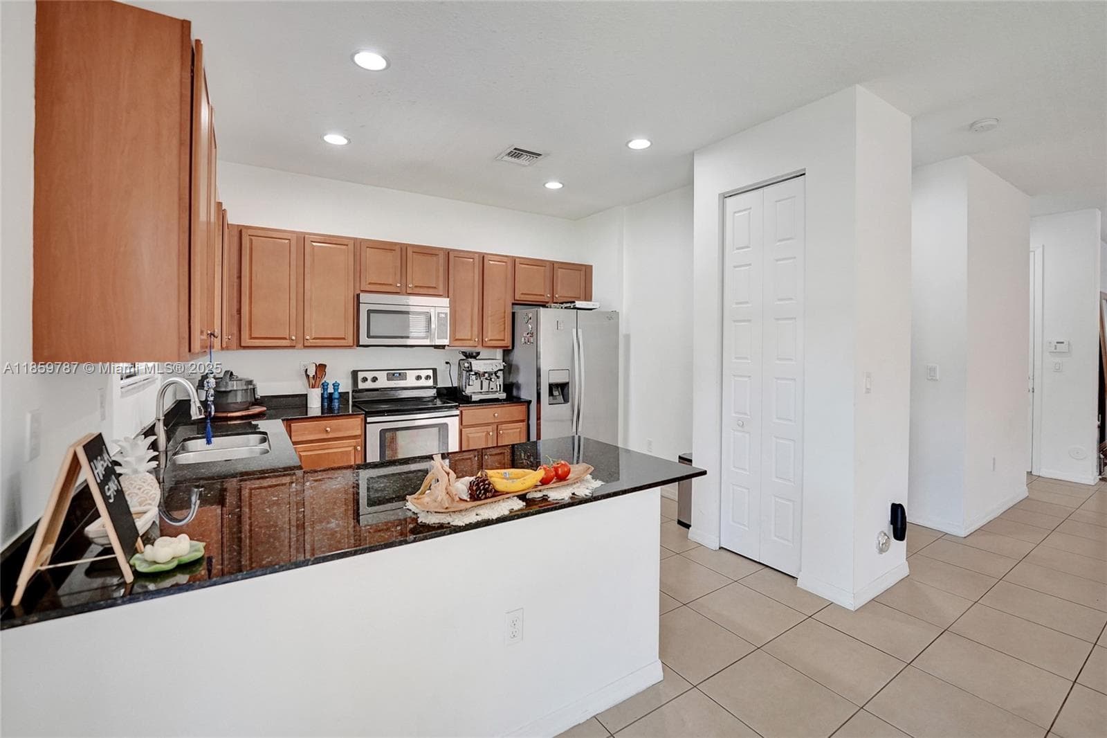650 NE 191st Ter, Miami FL 33179 — 29