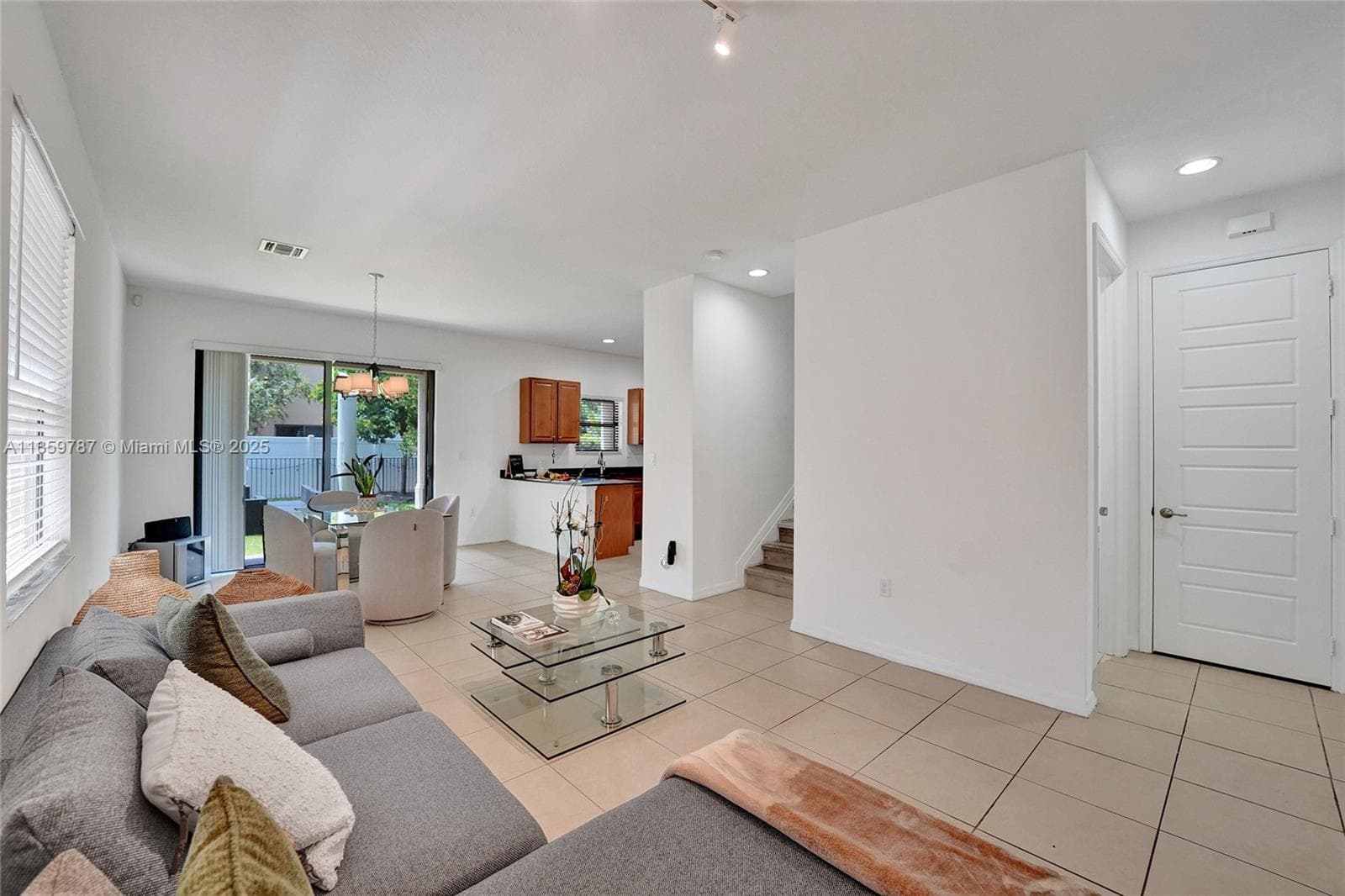650 NE 191st Ter, Miami FL 33179 — 21