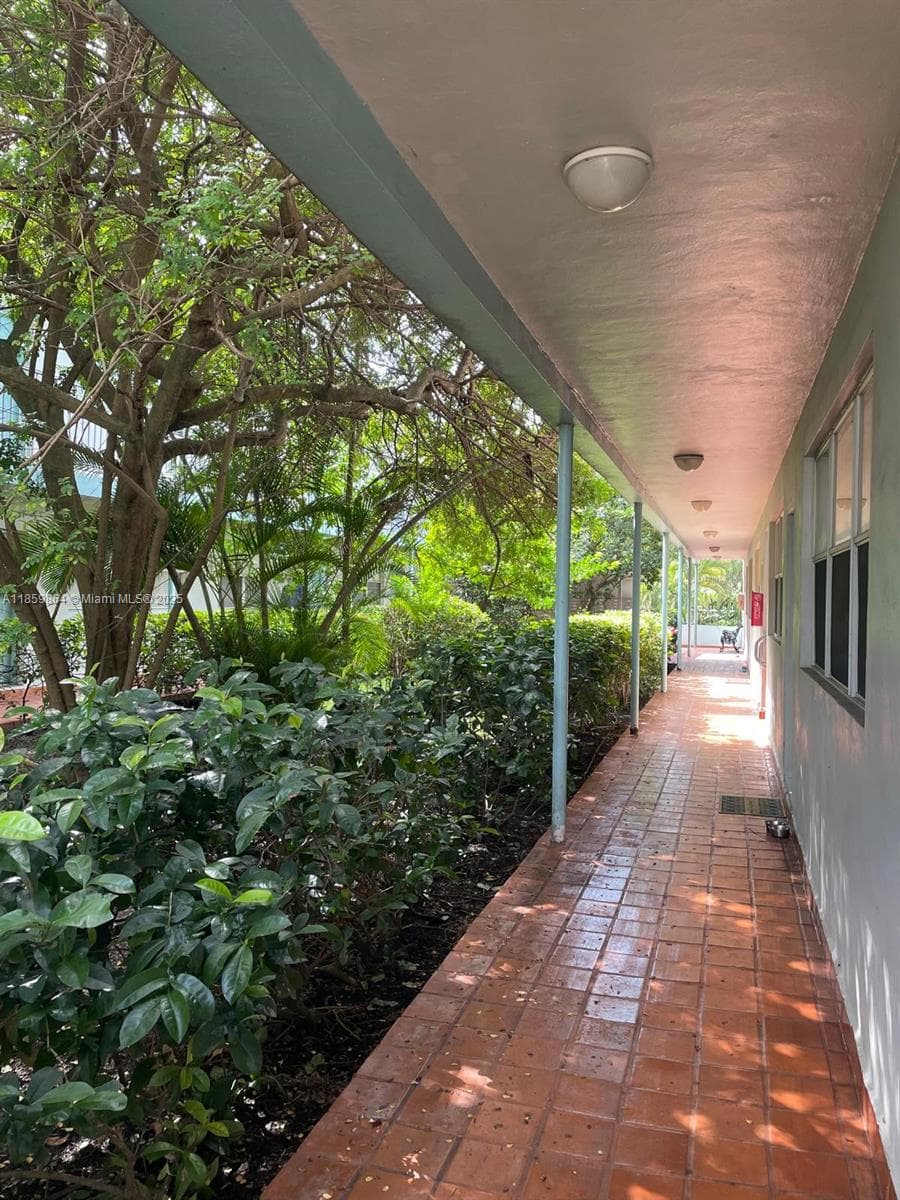 1265 Marseille Dr # 31, Miami Beach FL 33141 — 7
