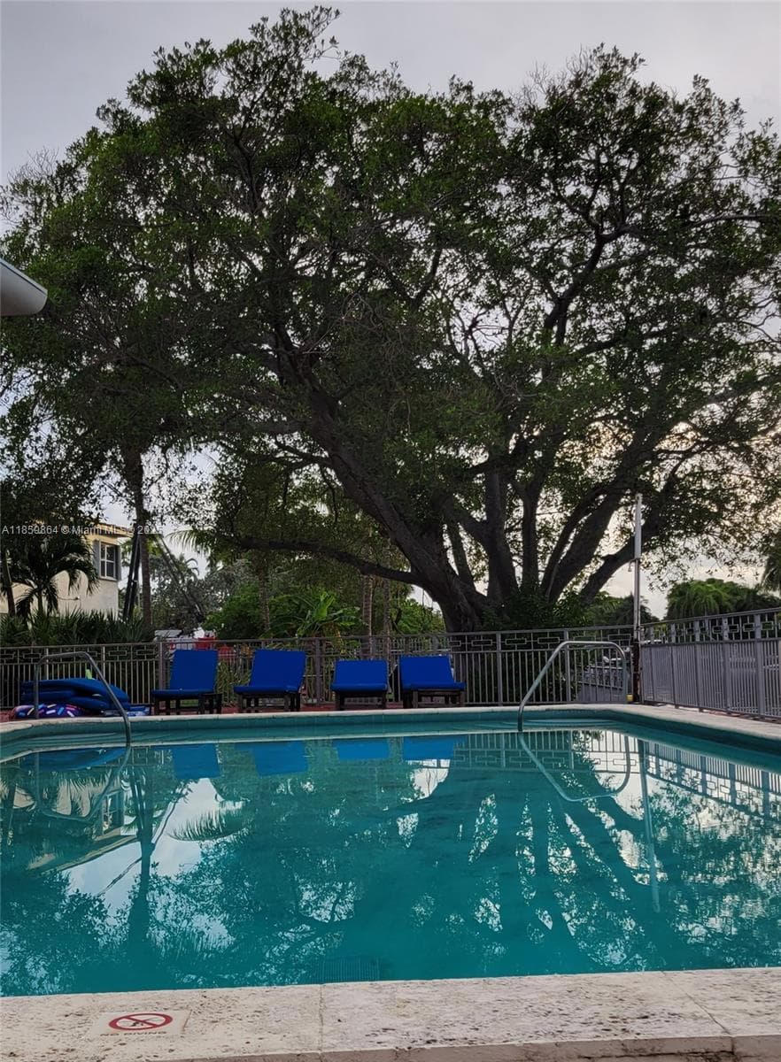 1265 Marseille Dr # 31, Miami Beach FL 33141 — 30