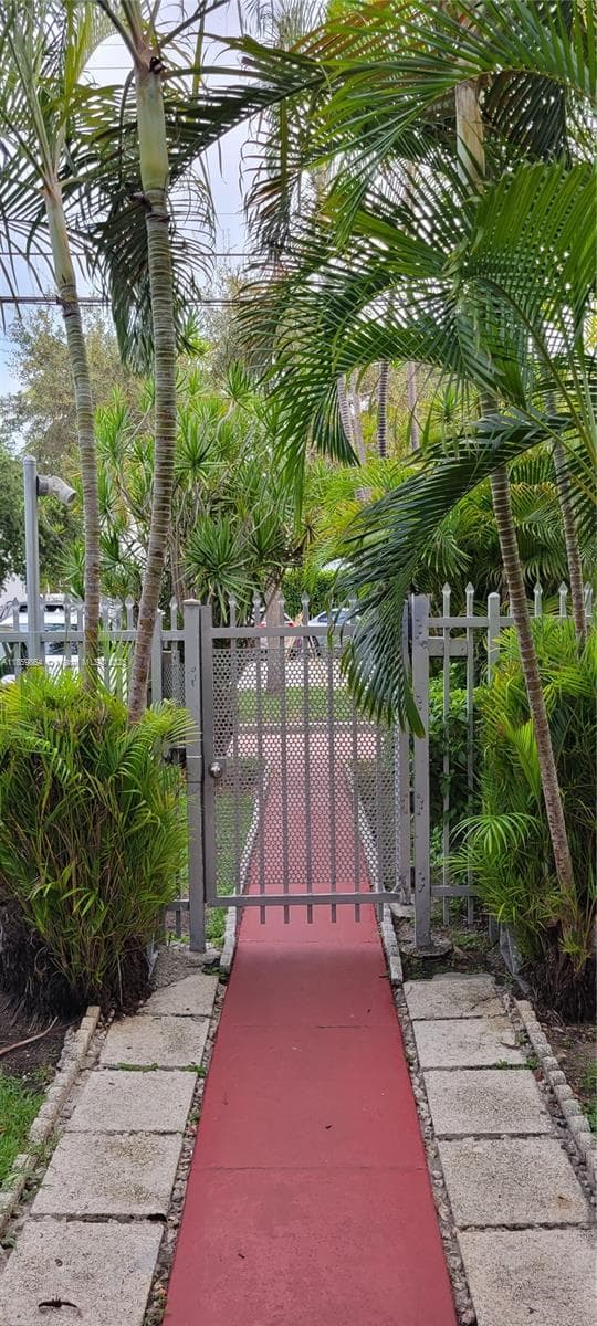 1265 Marseille Dr # 31, Miami Beach FL 33141 — 4
