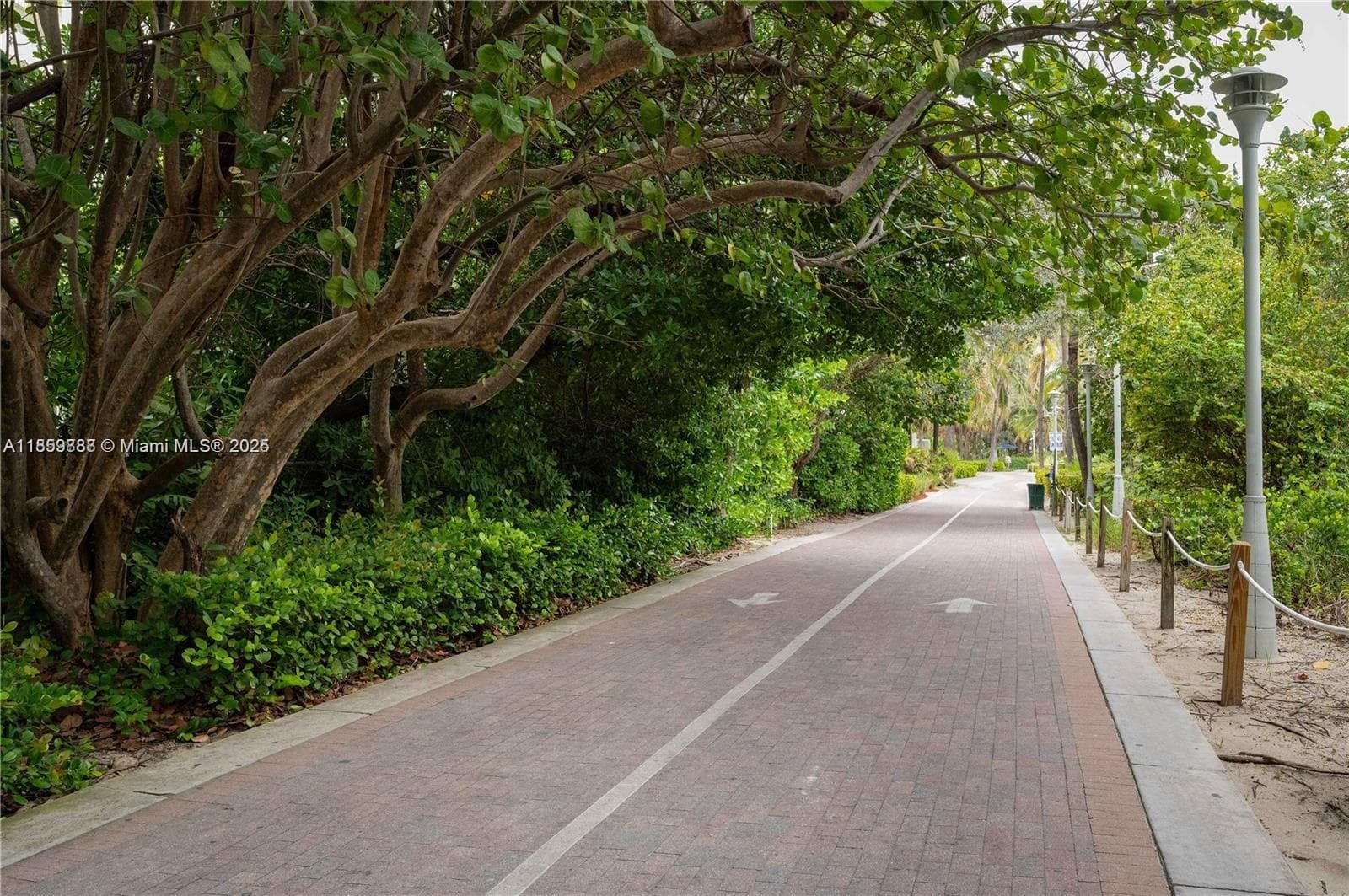 1621 Collins Ave # 302, Miami Beach FL 33139 — 27