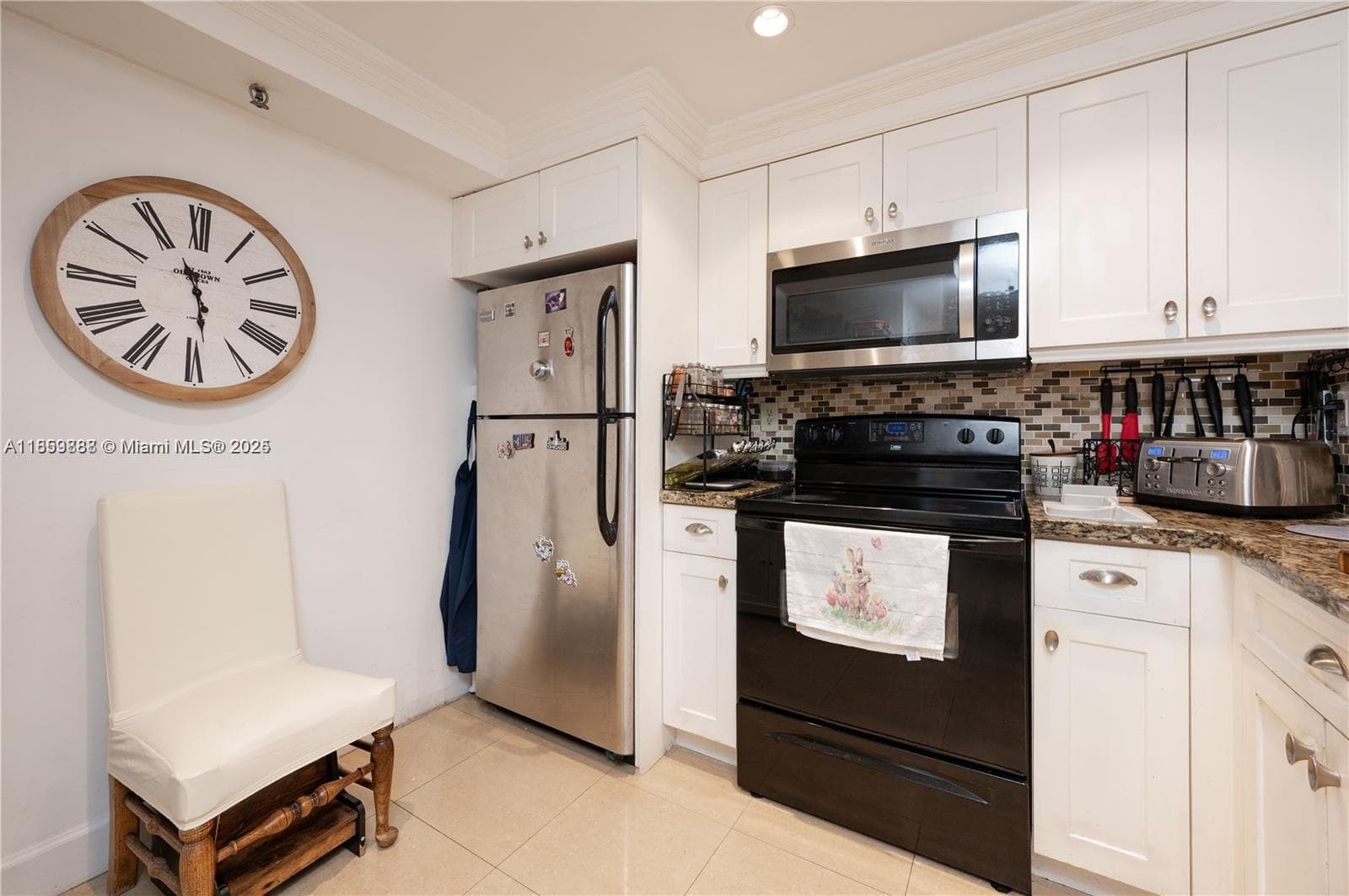 1621 Collins Ave # 302, Miami Beach FL 33139 — 2