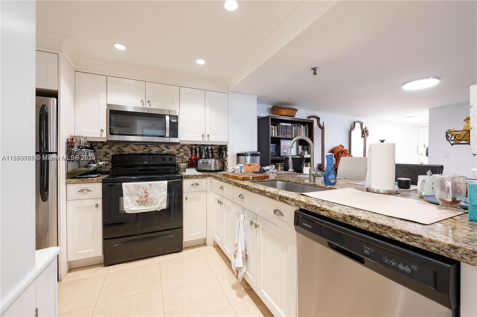 1621 Collins Ave # 302, Miami Beach FL 33139 — 1