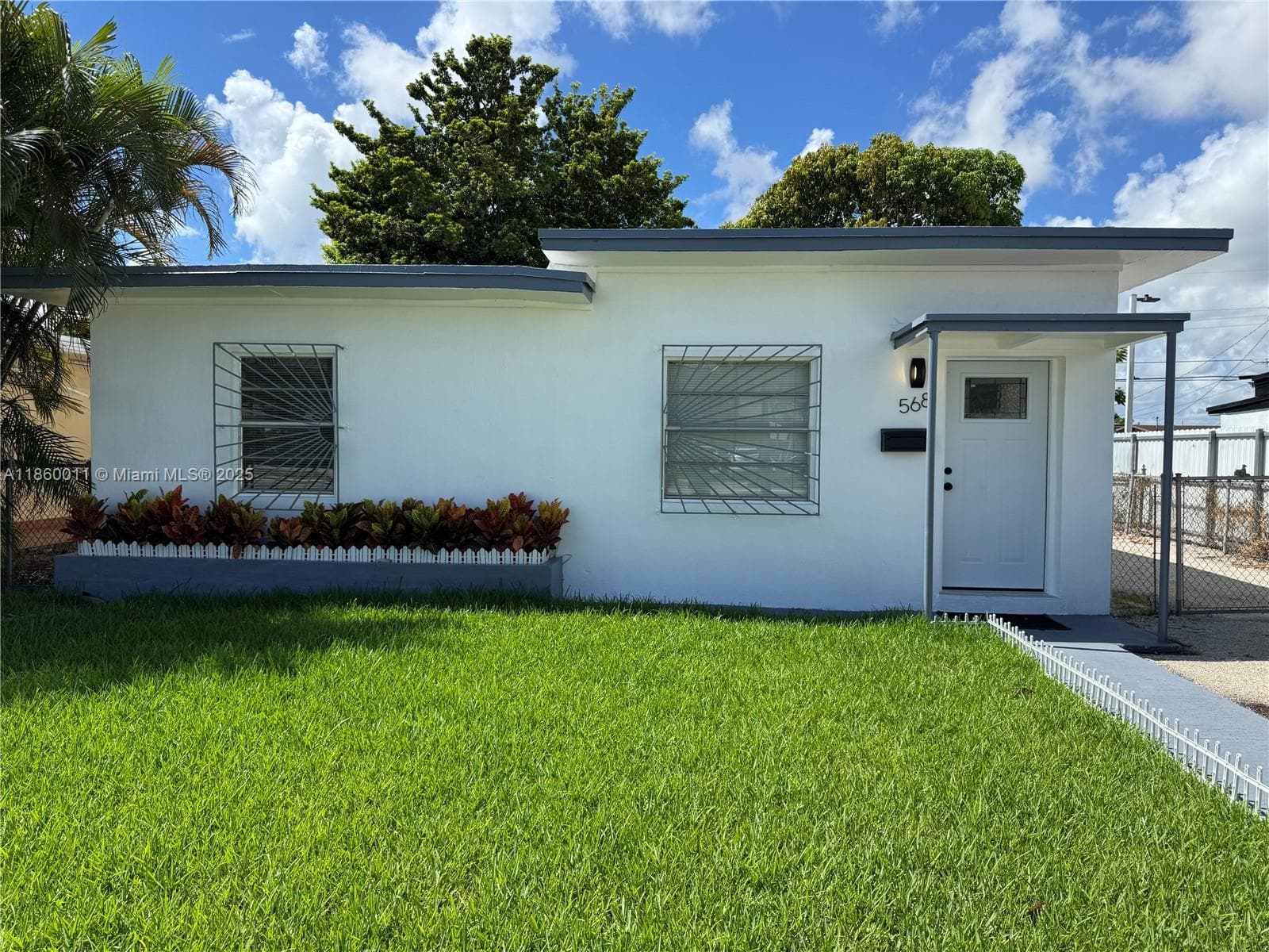 568 E 49th St, Hialeah FL 33013 — 1