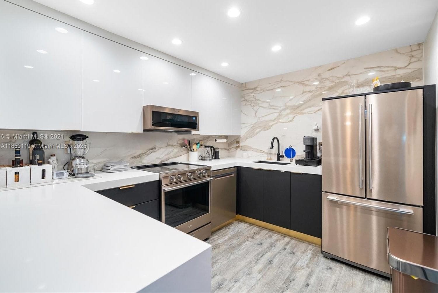 2301 Collins Ave # 306, Miami Beach FL 33139 — 2