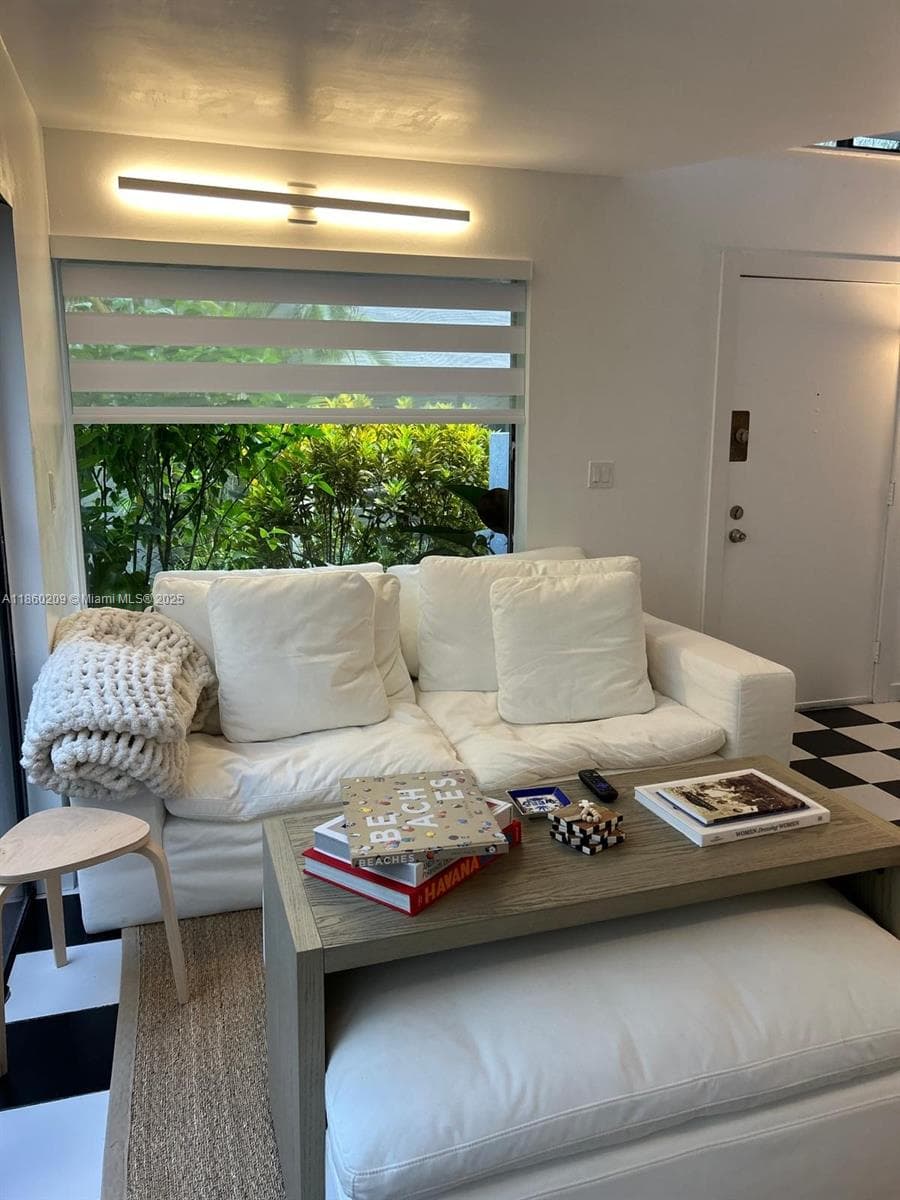 3036 SW 27th Ave # 5, Miami FL 33133 — 16