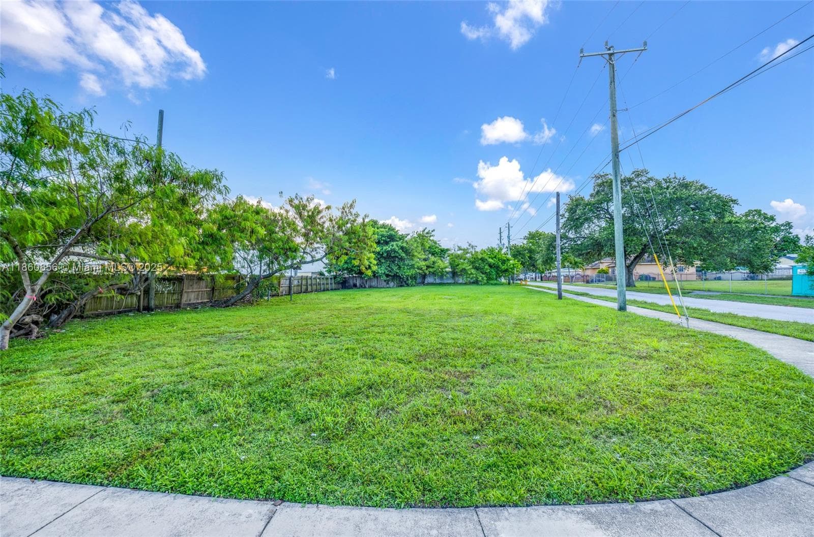 21 ave, Miami FL 33147 — 8
