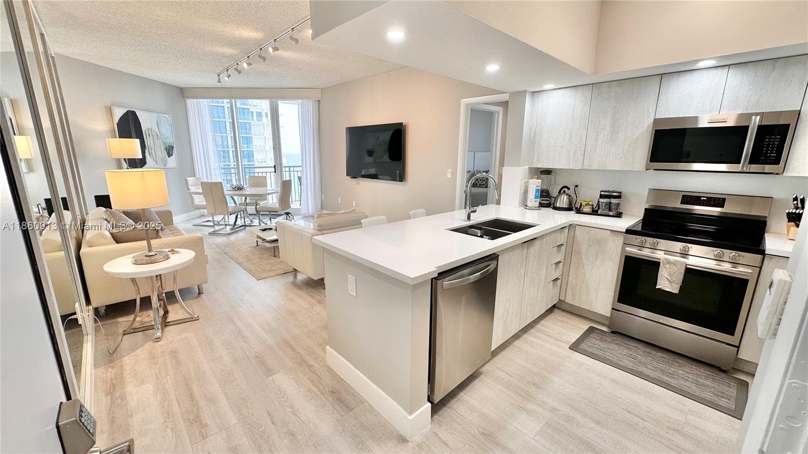 Ocean Point Beach Club Co, Sunny Isles Beach, FL — 6