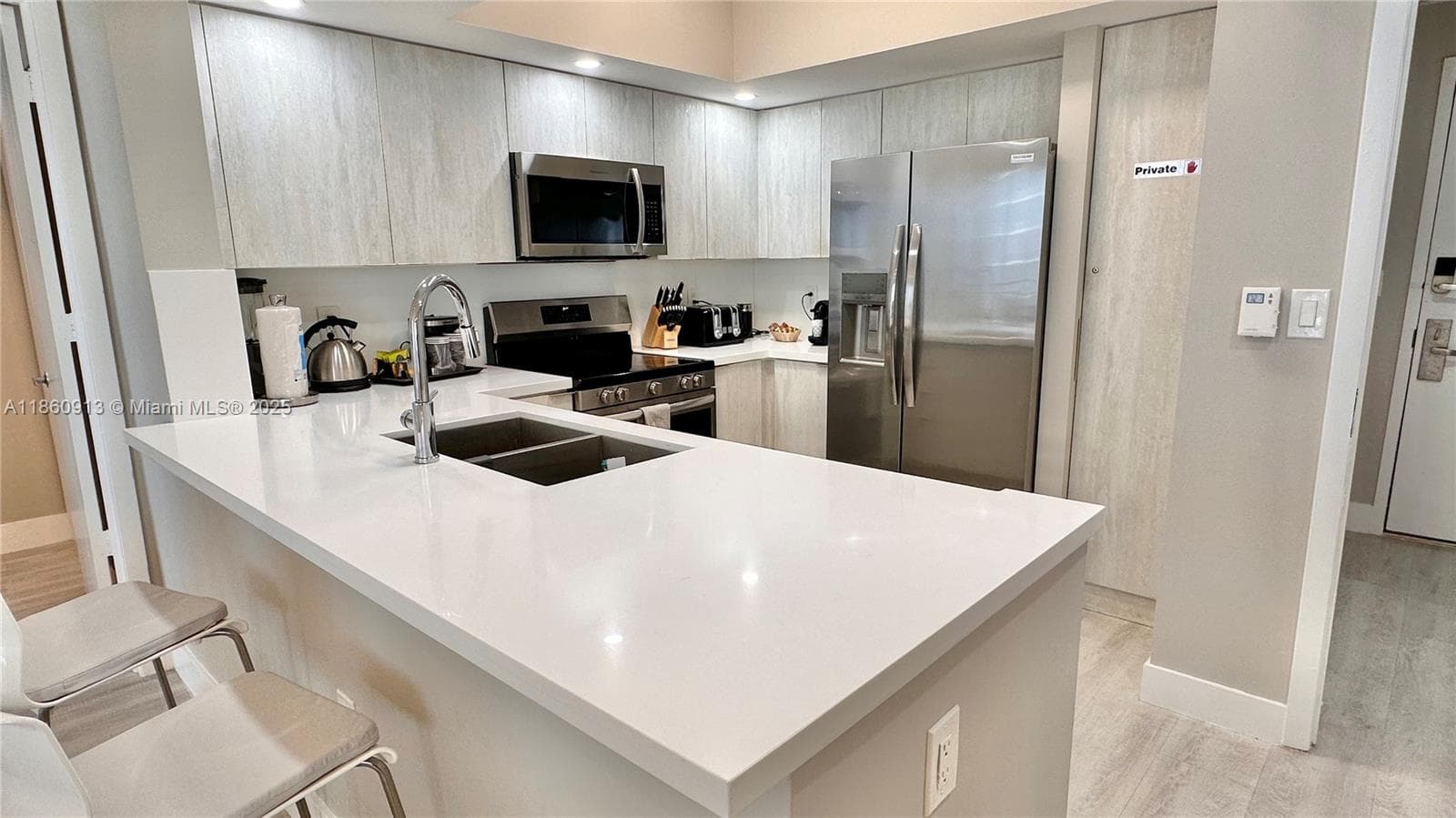Ocean Point Beach Club Co, Sunny Isles Beach, FL — 9