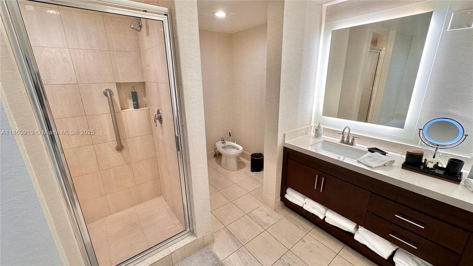 Ocean Point Beach Club Co, Sunny Isles Beach, FL — 33