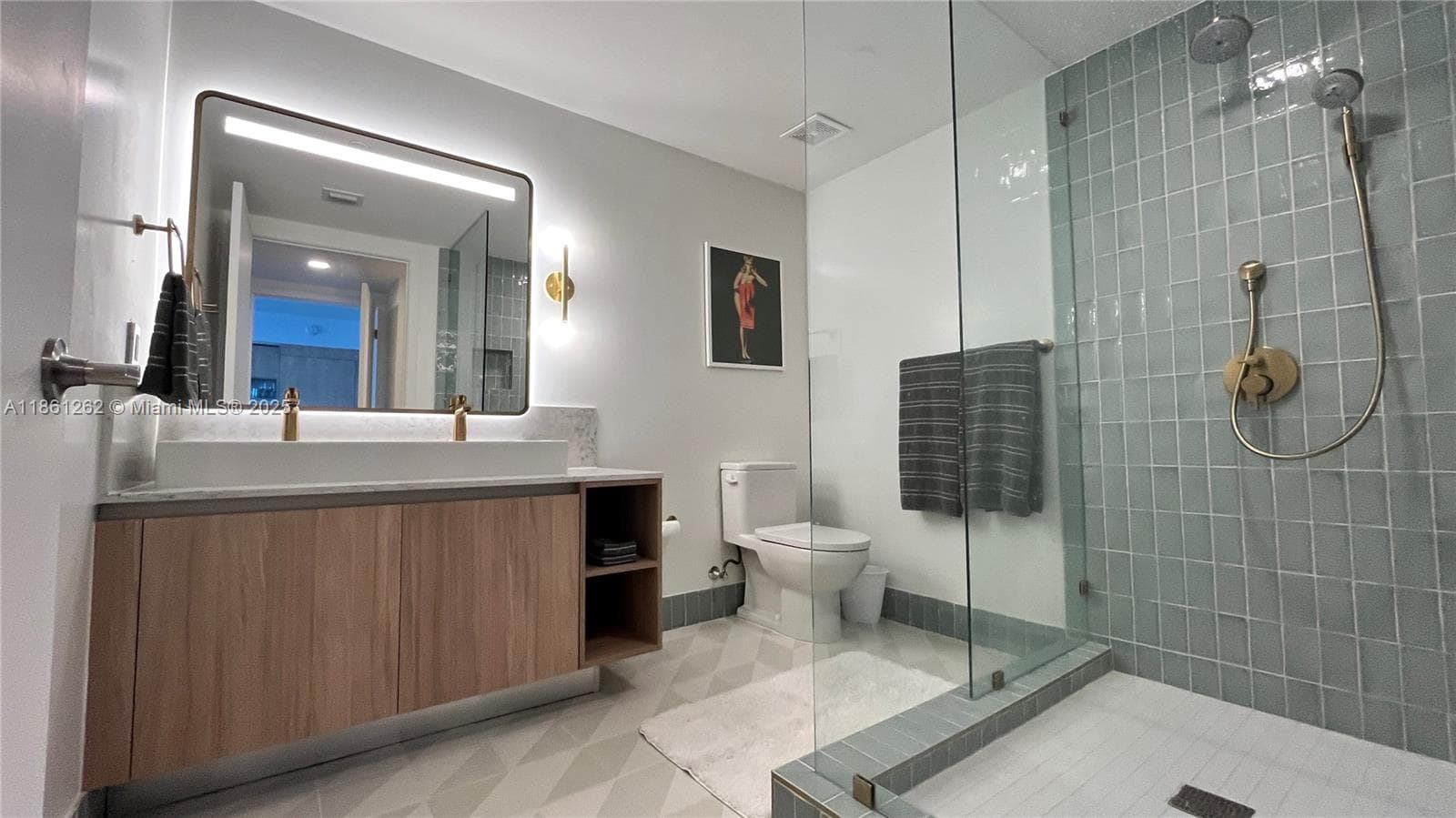 159 NE 6th St # 4605, Miami FL 33132 — 13