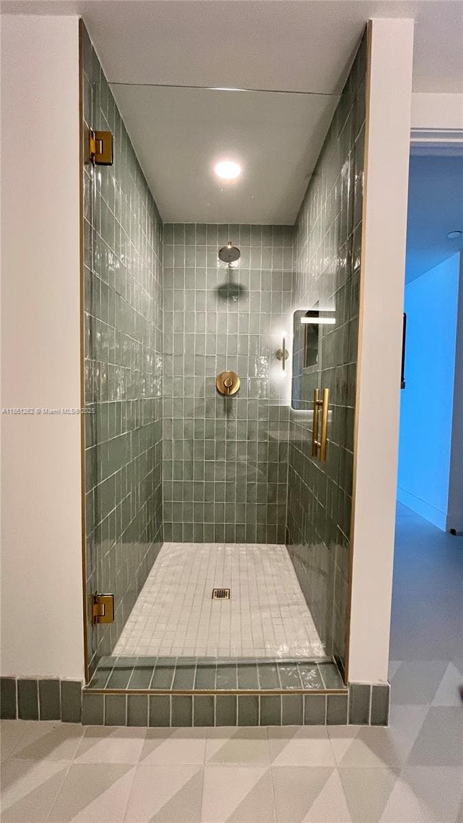 159 NE 6th St # 4605, Miami FL 33132 — 12