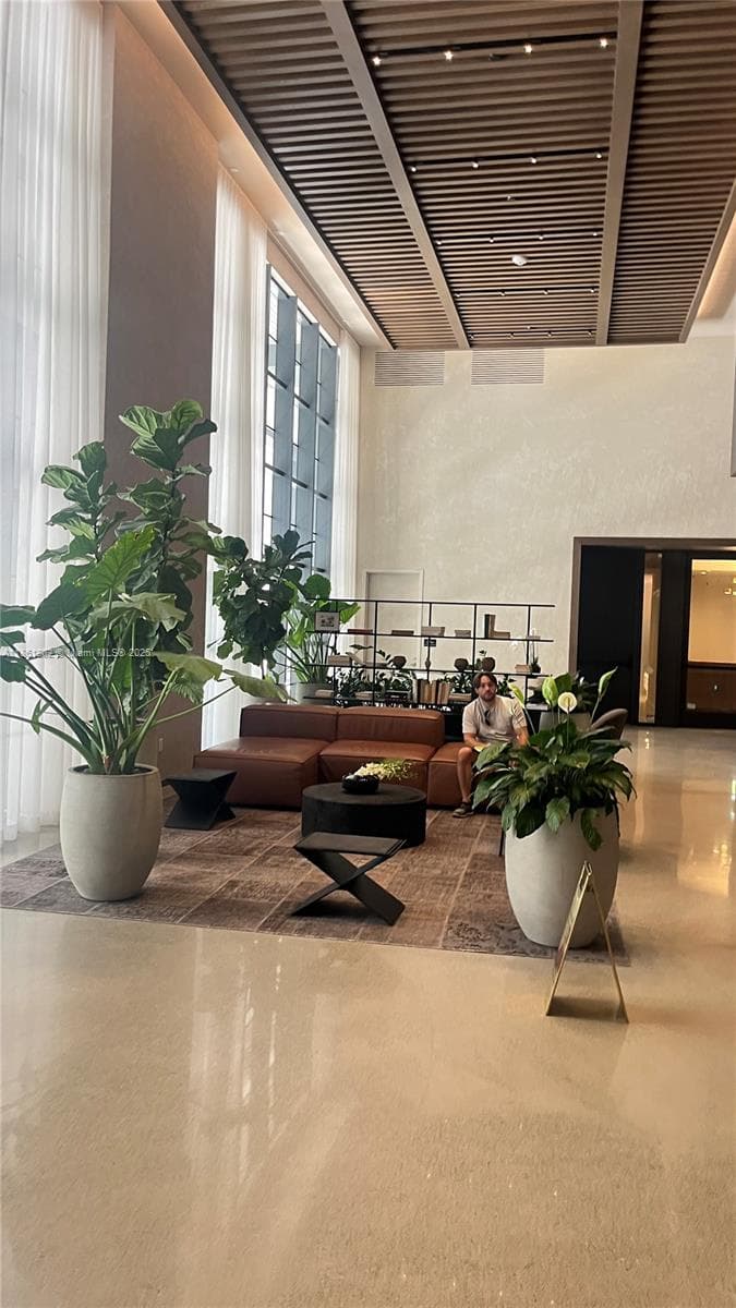 159 NE 6th St # 4605, Miami FL 33132 — 26