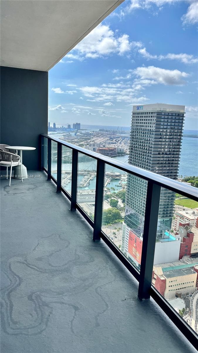 159 NE 6th St # 4605, Miami FL 33132 — 20