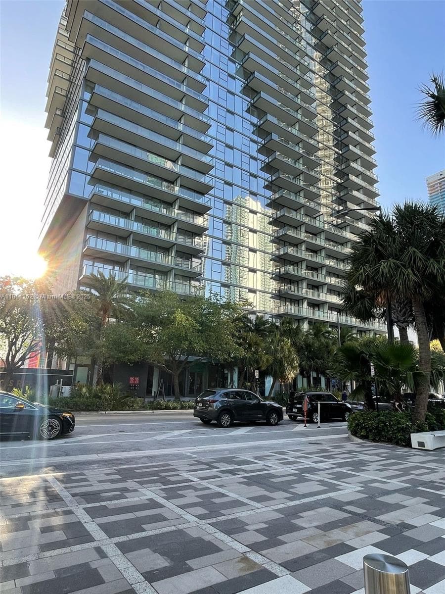 159 NE 6th St # 4605, Miami FL 33132 — 38