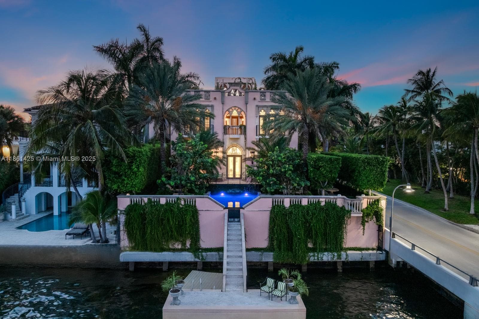 1840 S Bayshore Ln, Miami FL 33133 — 72