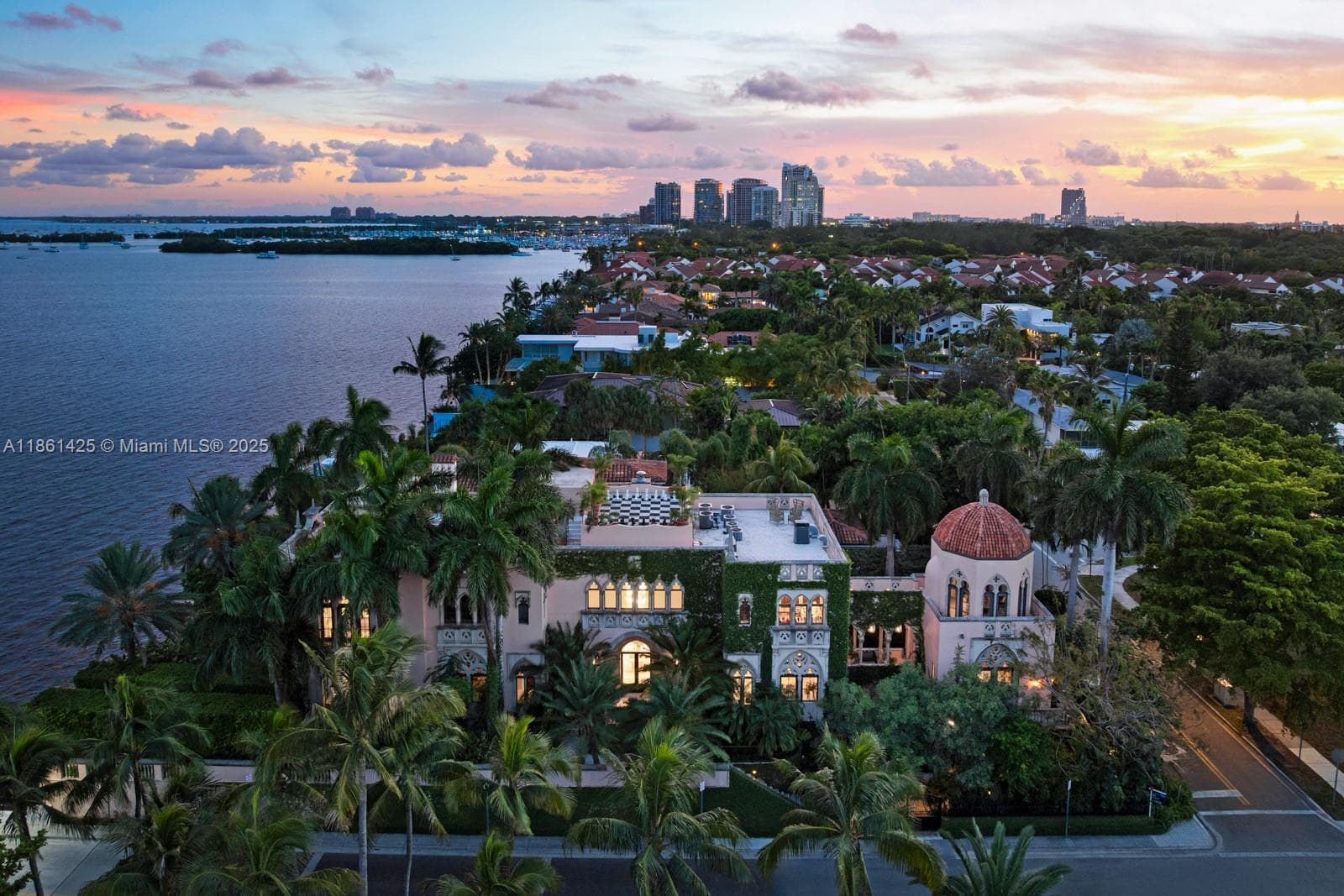 1840 S Bayshore Ln, Miami FL 33133 — 67