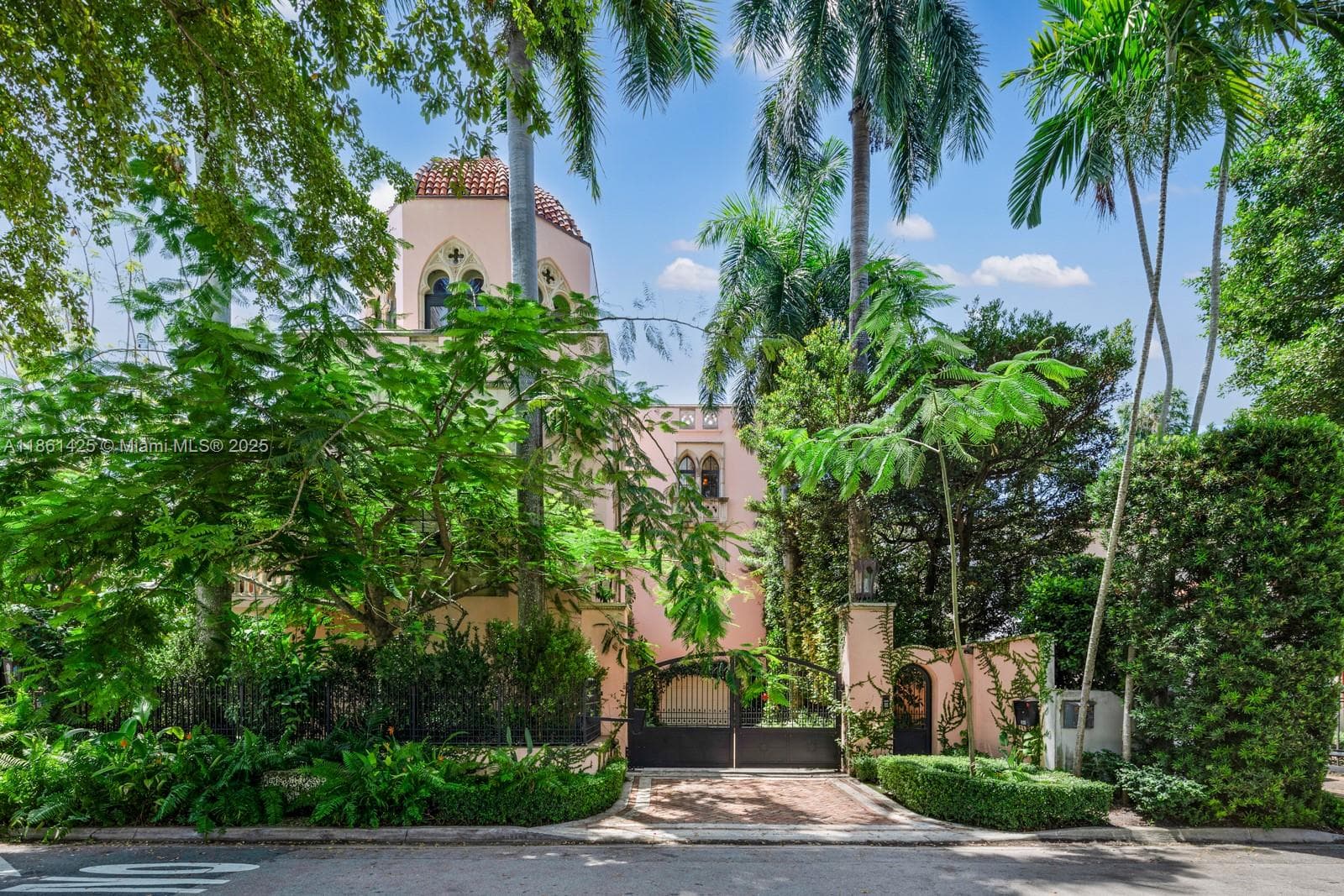 1840 S Bayshore Ln, Miami FL 33133 — 5